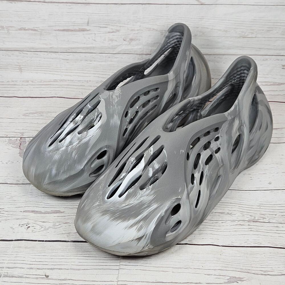 adidas Yeezy Foam RNNR Men's US 12 Grey Stone Slip-On Clogs